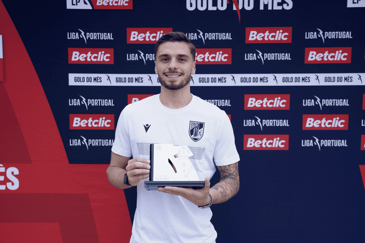 Nuno Santos recebe prémio de Golo do Mês da Liga Portugal Betclic