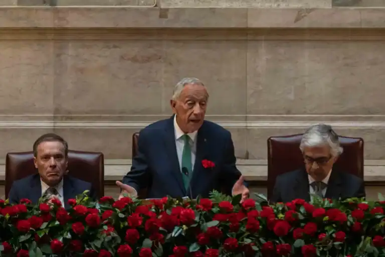 Parlamento comemora hoje 49 anos do 25 de Novembro com críticas da esquerda