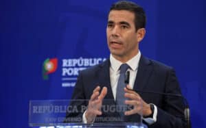 Governo aprova salário mínimo de 870 euros em 2025&nbsp;