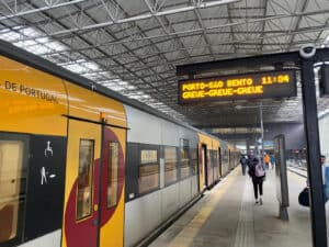 Greve de maquinistas levou à supressão de 91 comboios na CP até às 12:00&nbsp;