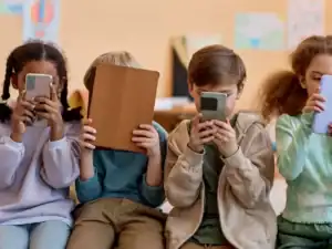 Ministro da Educação admite tornar efetiva proibição de telemóveis nos 1.º e 2.º ciclos&nbsp;