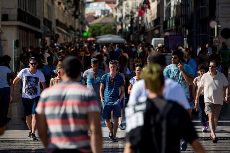 População em Portugal cresce 1,16% em 2023 devido à componente migratória