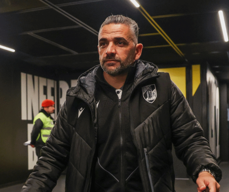 "Tenho contrato com o Vitória SC até 2026"