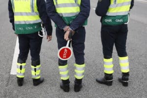 Quinze mortos em 2.622 acidentes desde o início da operação Natal e Ano Novo da GNR&nbsp;