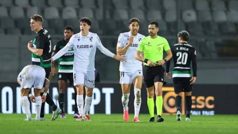 4-4. Vitória SC empata com Sporting em noite de receção pouco amigável a Rui Borges