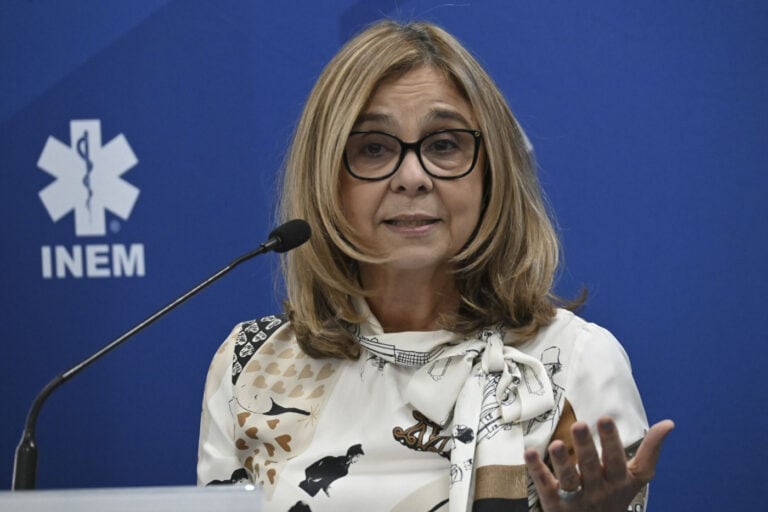 Ministra da Saúde vai ao parlamento explicar situação das urgências