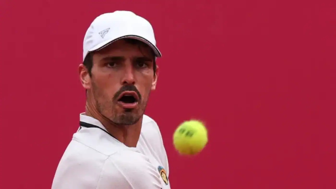 Tenista Jaime Faria qualifica-se para o Open da Austrália