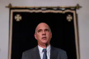 PCP quer ouvir ministro da Educação no parlamento sobre possível aumento das propinas&nbsp;