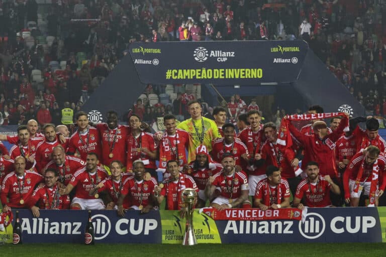 Benfica vence Sporting nos penáltis e conquista Taça da Liga