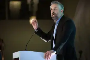 Presidenciais: Pedro Nuno está a ouvir várias personalidades da área socialista&nbsp;