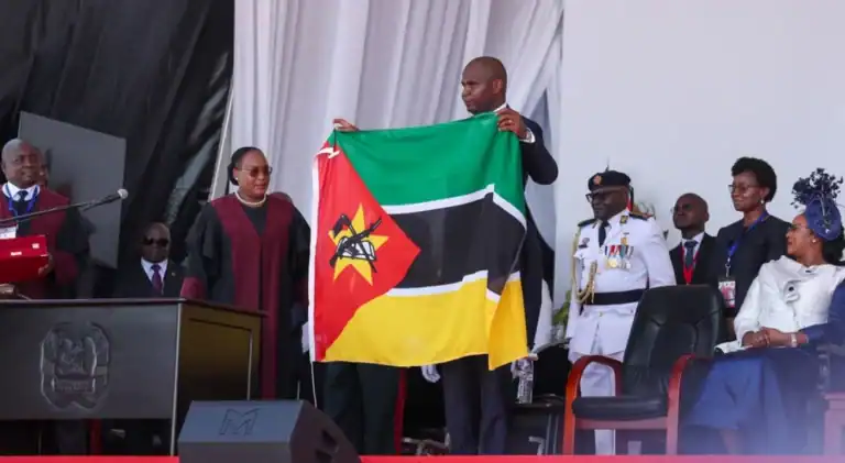 Daniel Chapo assume a Presidência. "Povo no centro das decisões"