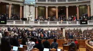 Parlamento aprova reposição de 302 freguesias