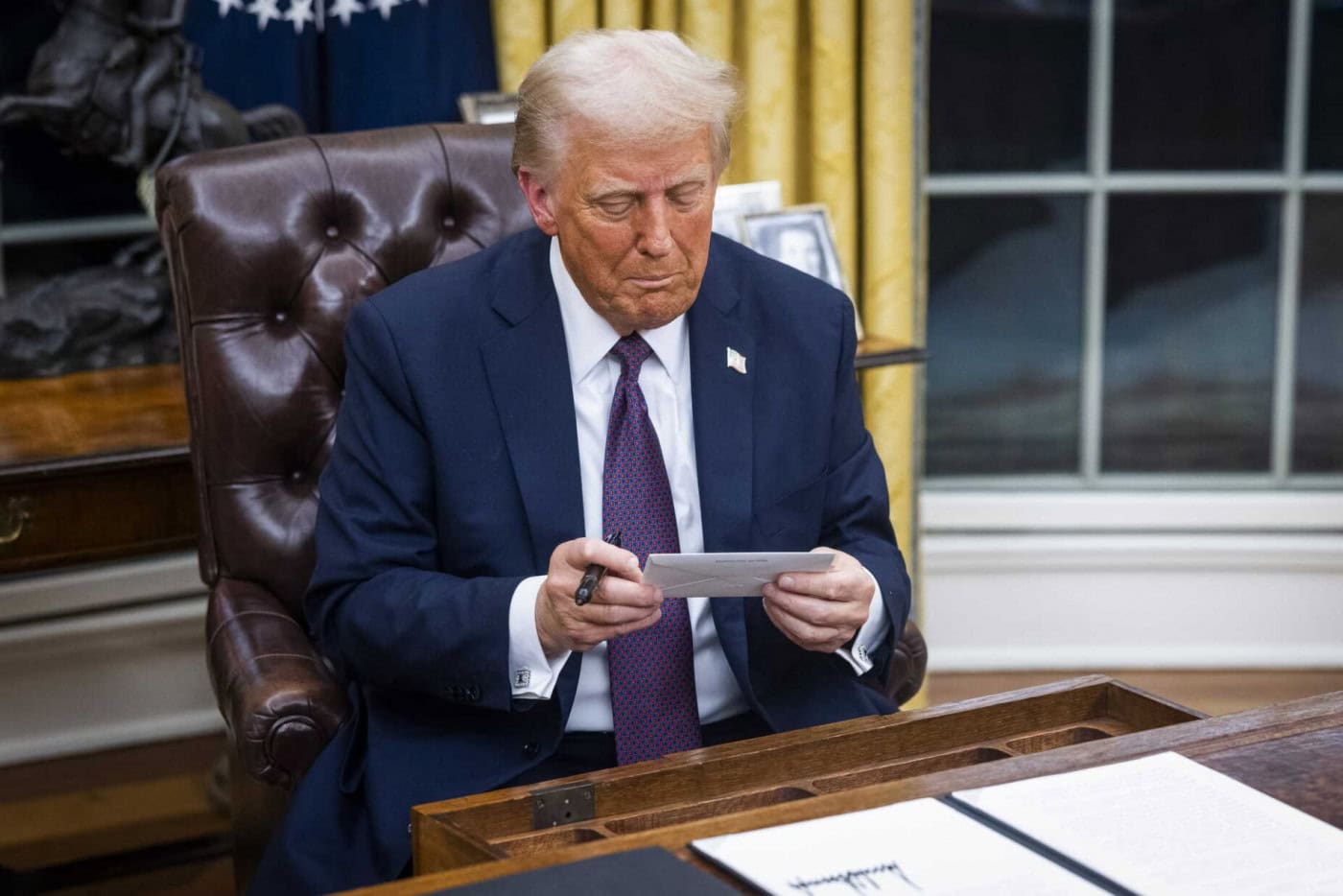 Novo Presidente assina ordem executiva para retirar Estados Unidos da OMS