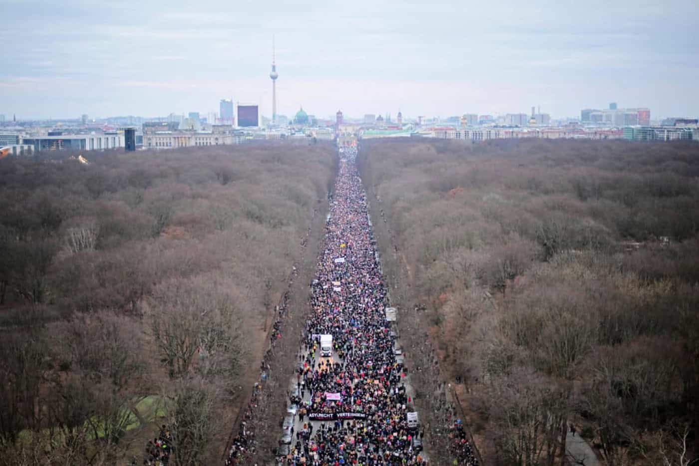 Entre 160 mil a 200 mil pessoas nas ruas de Berlim contra aproximação à extrema-direita&nbsp;