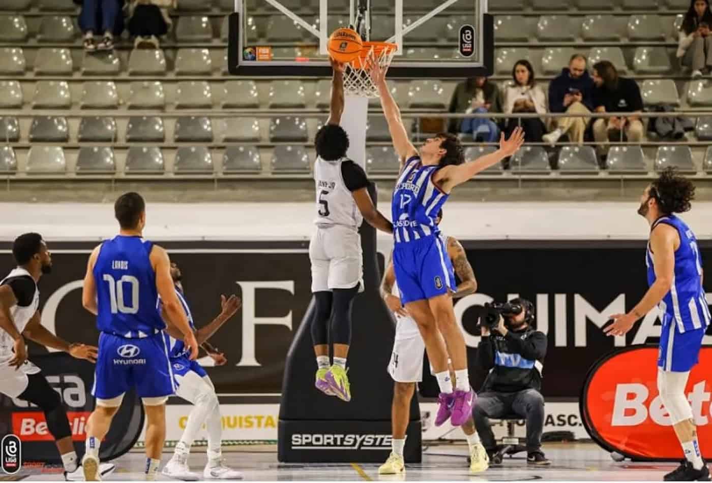 Adeptos ‘casuals’ interrompem jogo de basquetebol entre Vitória e FC Porto