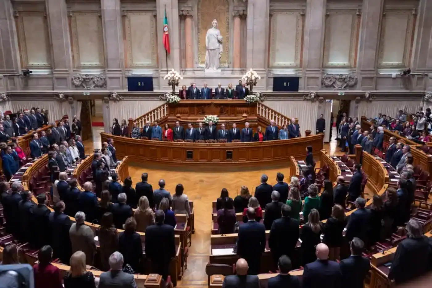 Chega abre hoje debate quinzenal com Luís Montenegro no parlamento