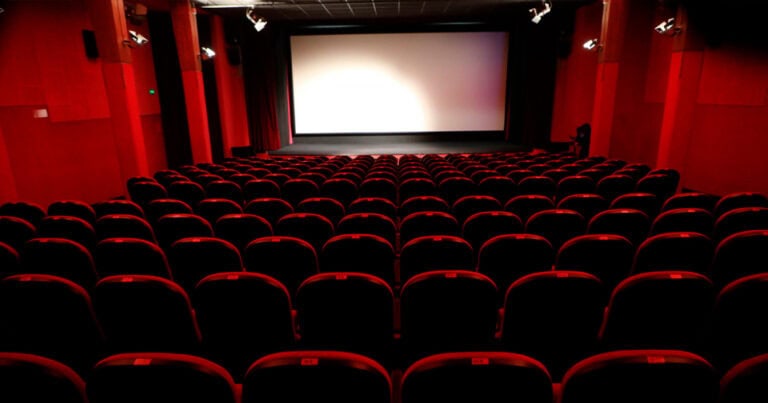Associações lançam petição pública para exigir salas de cinema mais inclusivas