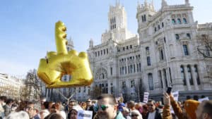 Milhares de pessoas protestaram em Madrid pelo direito à habitação e contra a especulação&nbsp;