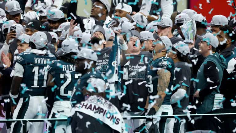 Philadelphia Eagles impedem 'tri' dos Chiefs ao vencerem 59.º Super Bowl