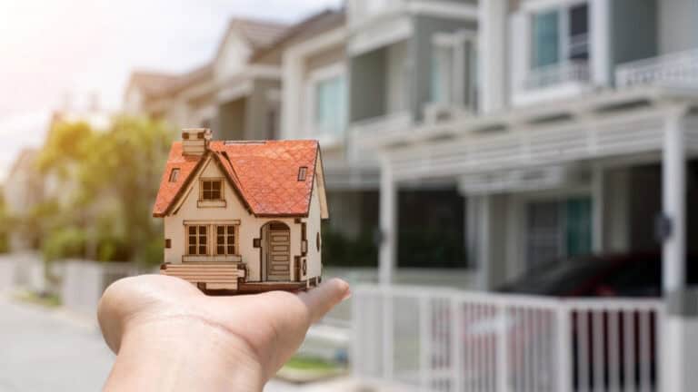 Geração Z sai cada vez mais tarde de casa dos pais