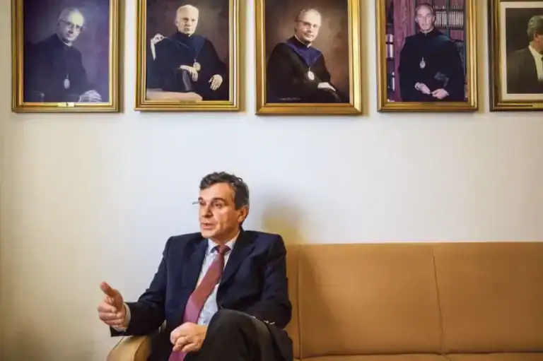 ULS Universitárias podem ter de responder a três ministros