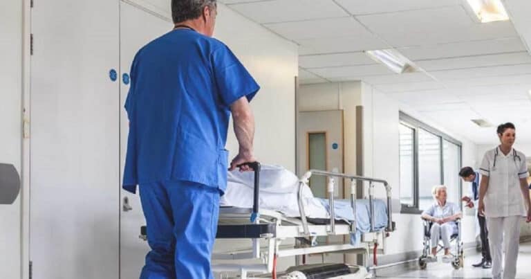 Federação Nacional dos Médicos defende manutenção da gestão pública dos hospitais