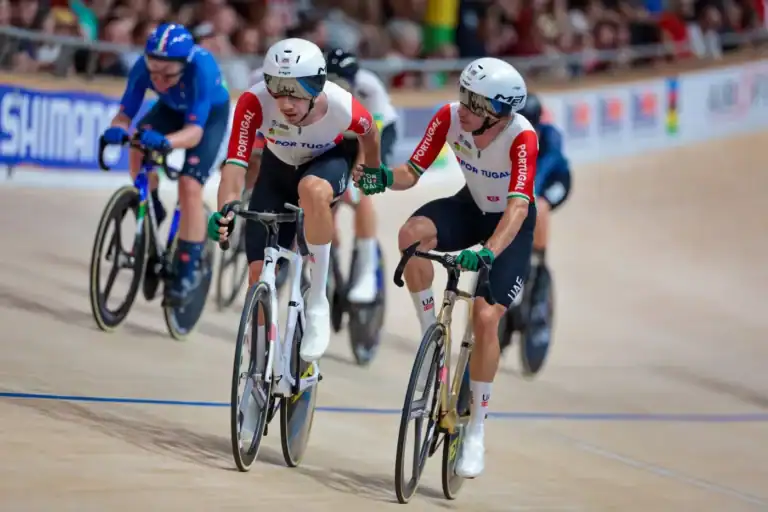 Ciclistas Rui Oliveira e Ivo Oliveira vice-campeões da Europa de madison