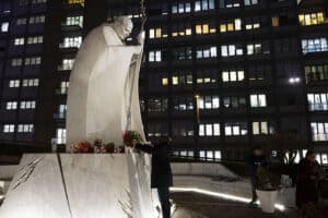 Papa encontra-se estável e “ligeiramente melhor” no sexto dia de hospitalização&nbsp;