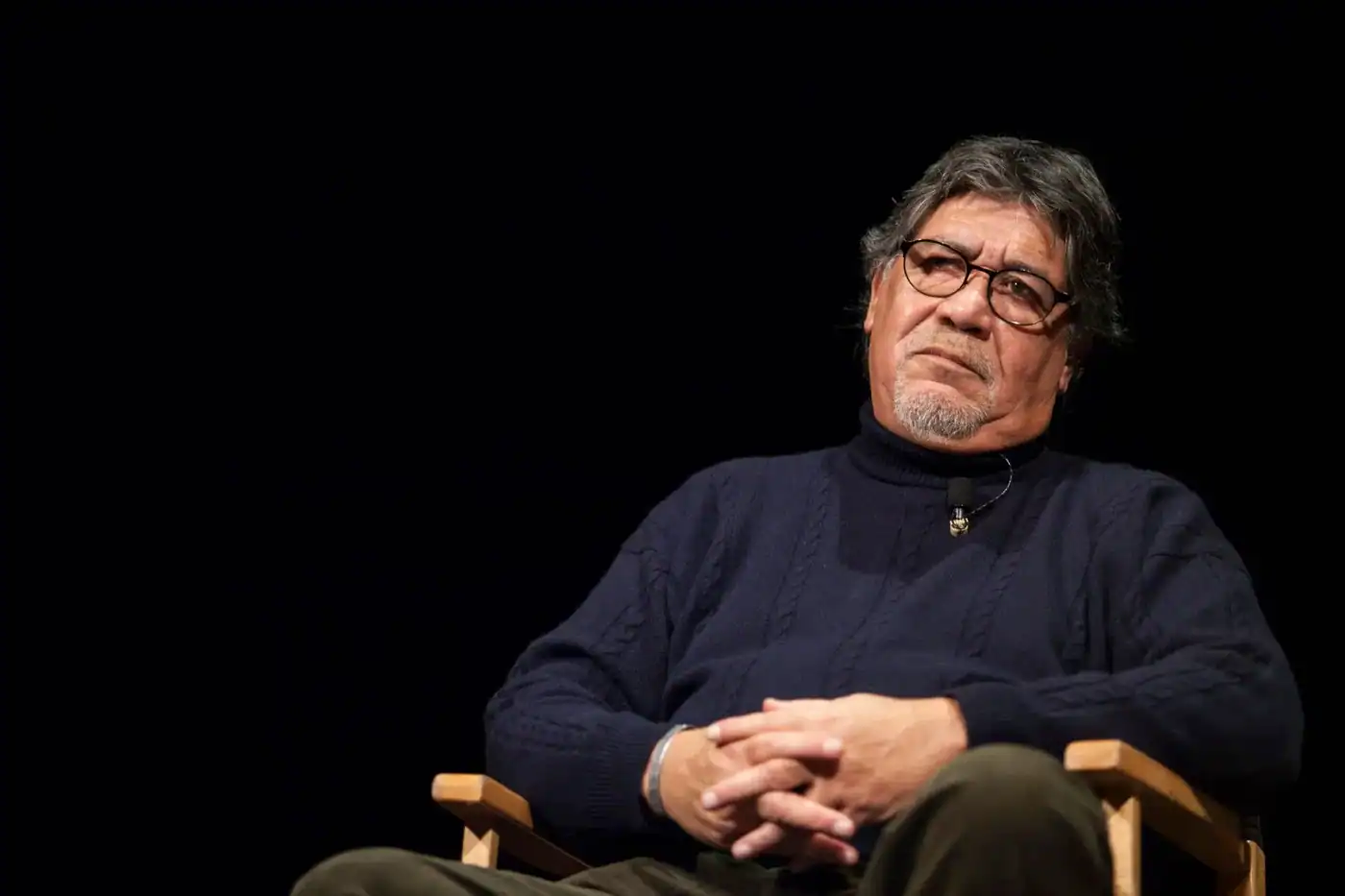 Exposição de fotografia mostra mundo íntimo de Sepúlveda para além da escrita