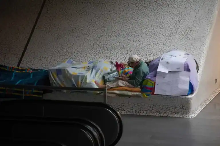 Número de pessoas sem teto ajudadas pela Cruz Vermelha Portuguesa aumentou 76% em 2024