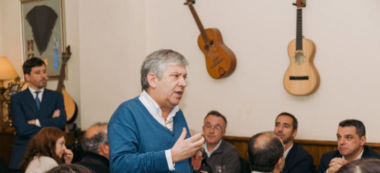 Granja "chama à capa" independentes e garante coligação fechada em março