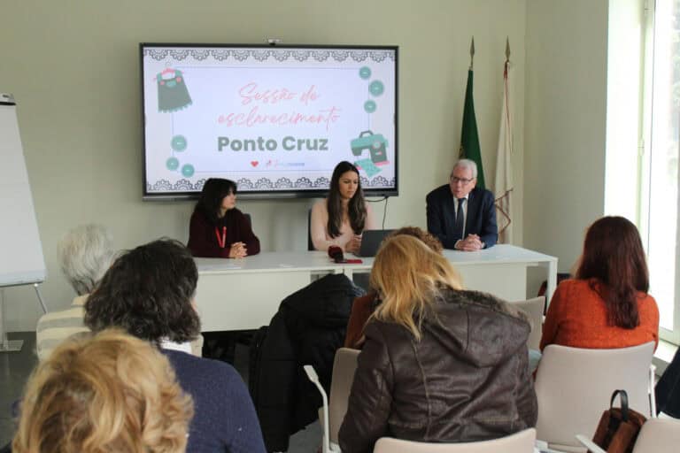 ‘Ponto Cruz’ quer dar nova vida a roupas e promover a inclusão de idosos e desempregados