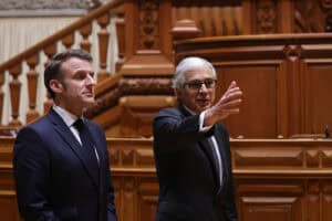 Macron defende que europeus têm de estar mais unidos que nunca e preparar-se para tempos difíceis&nbsp;