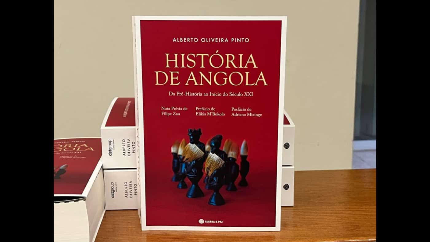 Dstgroup oferece 690 livros ao ministério da Cultura angolano para disponibilizar nas escolas