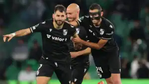 Vitória SC empata a dois golos em Sevilha