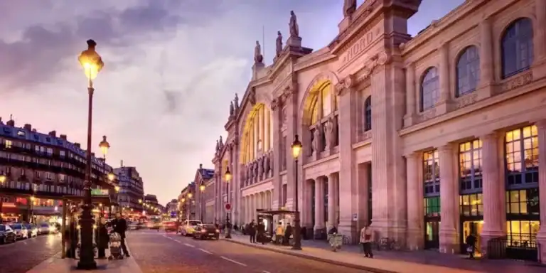 Descoberta de bomba da Segunda Guerra Mundial faz parar comboios em estação de Paris