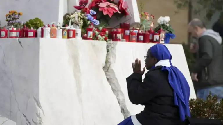 Papa Francisco continua a recuperar mas quadro clínico mantém-se complexo