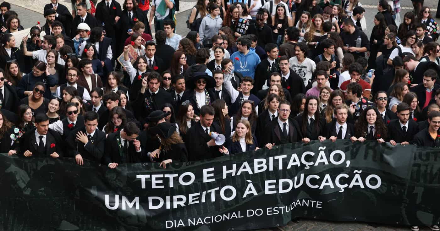 Estudantes vão a Lisboa contestar valor das propinas e possível descongelamento