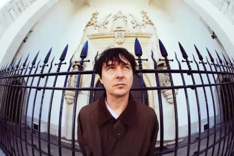 Panda Bear atua esta sexta-feira na sala principal do Theatro Circo