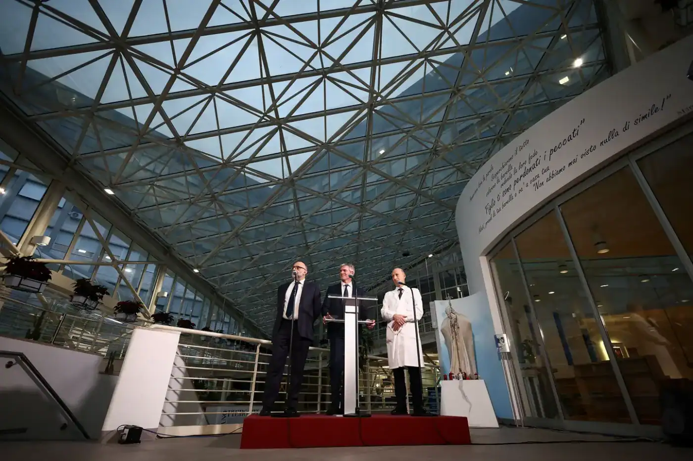 Papa Francisco vai ter alta no domingo