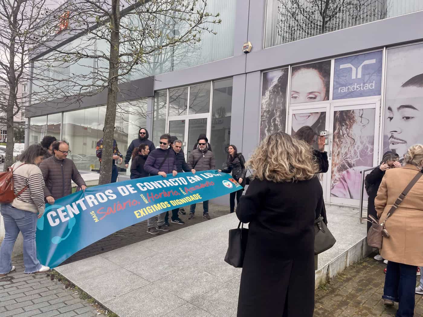 Trabalhadores da Randstad Braga em greve para exigir salários justos