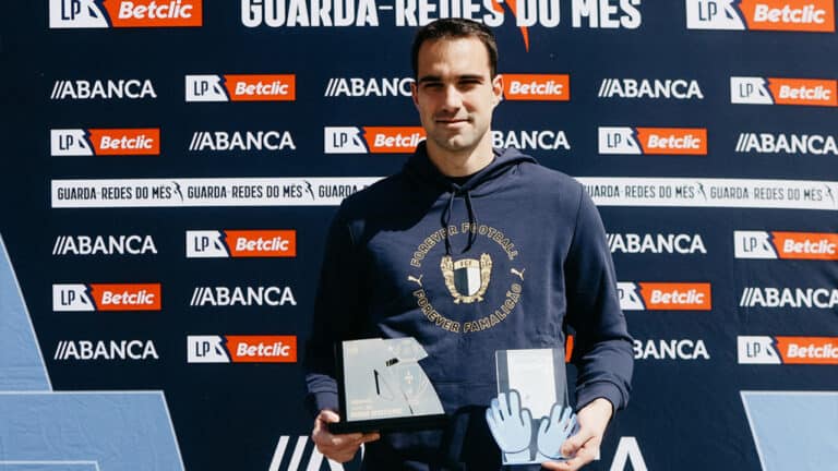 Lazar Carevic do FC Famalicão eleito Guarda-Redes do Mês em fevereiro