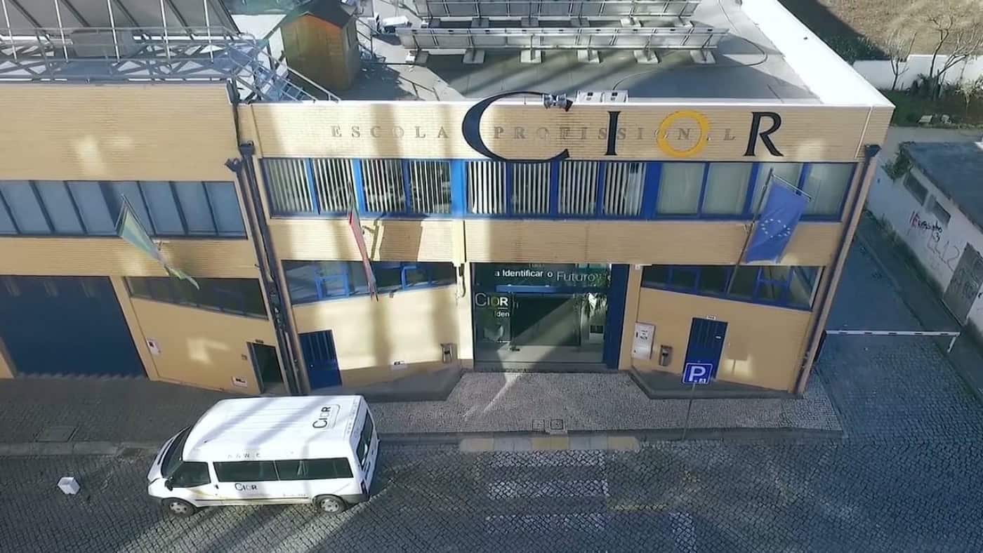 Ministro da Educação inaugura dois centros tecnológicos em Famalicão