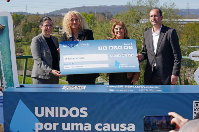 Campanha da AGERE garantiu água potável a 10 mil pessoas em países em emergência humanitária&nbsp;