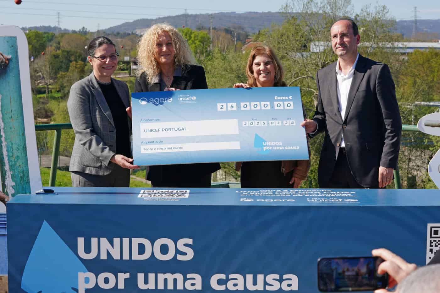 Campanha da AGERE garantiu água potável a 10 mil pessoas em países em emergência humanitária