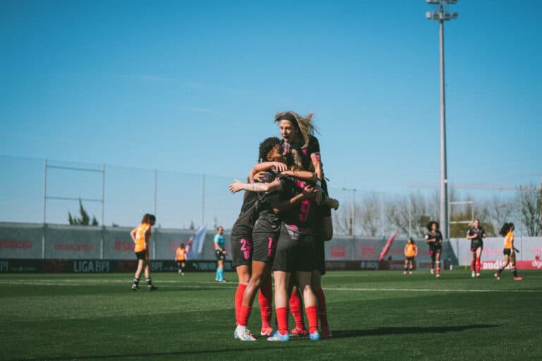 Minhotas vencem na estreia em jogos oficiais no Estádio Amélia Morais