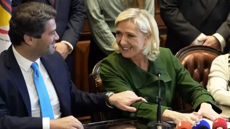 Marine Le Pen considerada culpada de desvio de fundos europeus