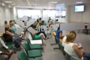 Taxa de desemprego baixa para 6,4% em fevereiro&nbsp;