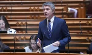 Afinal, José Luís Carneiro volta a liderar lista do PS por Braga&nbsp;&nbsp;