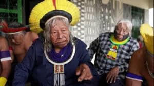 Cacique Raoni pede a Lula da Silva que trave projetos de petróleo na Amazónia&nbsp;